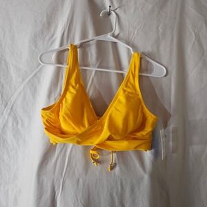 *NWT* sz‎ M Cupshe yellow bikini top